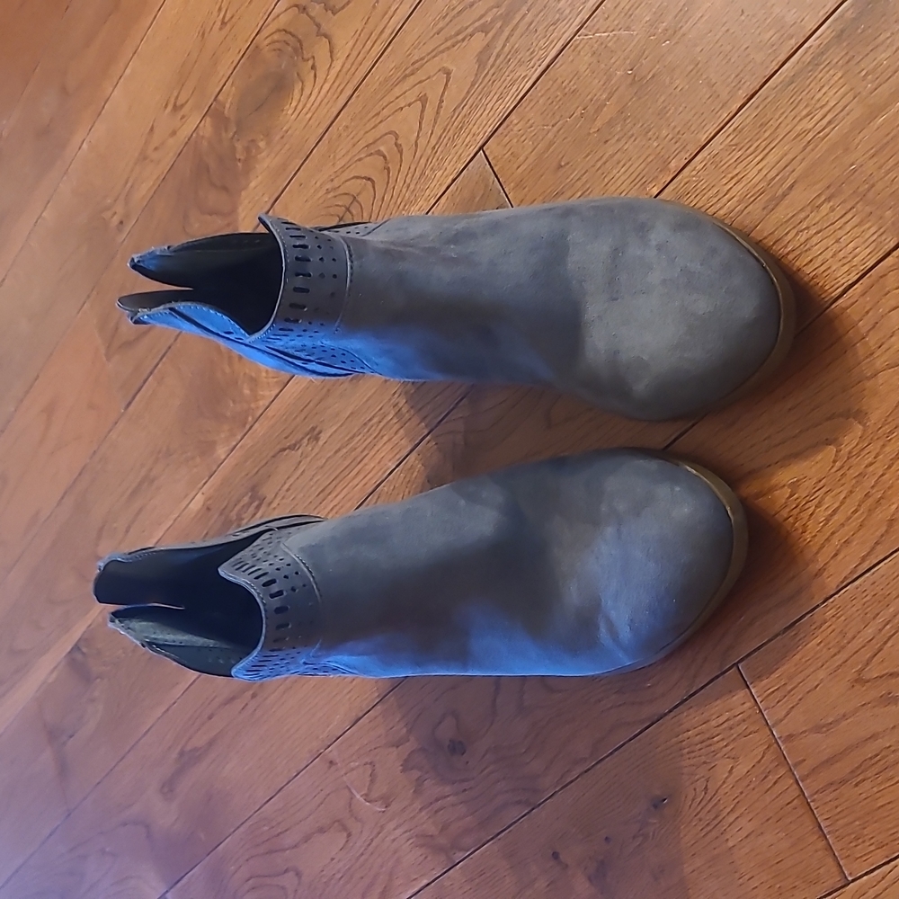 Ankle boots